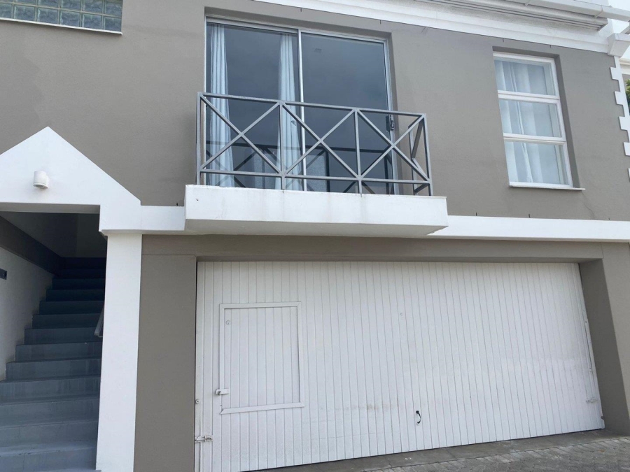 2 Bedroom Property for Sale in Green Point Western Cape